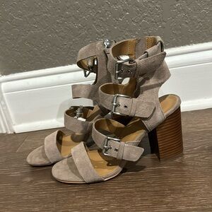 Crown Vintage Heels | Size 8 Women’s